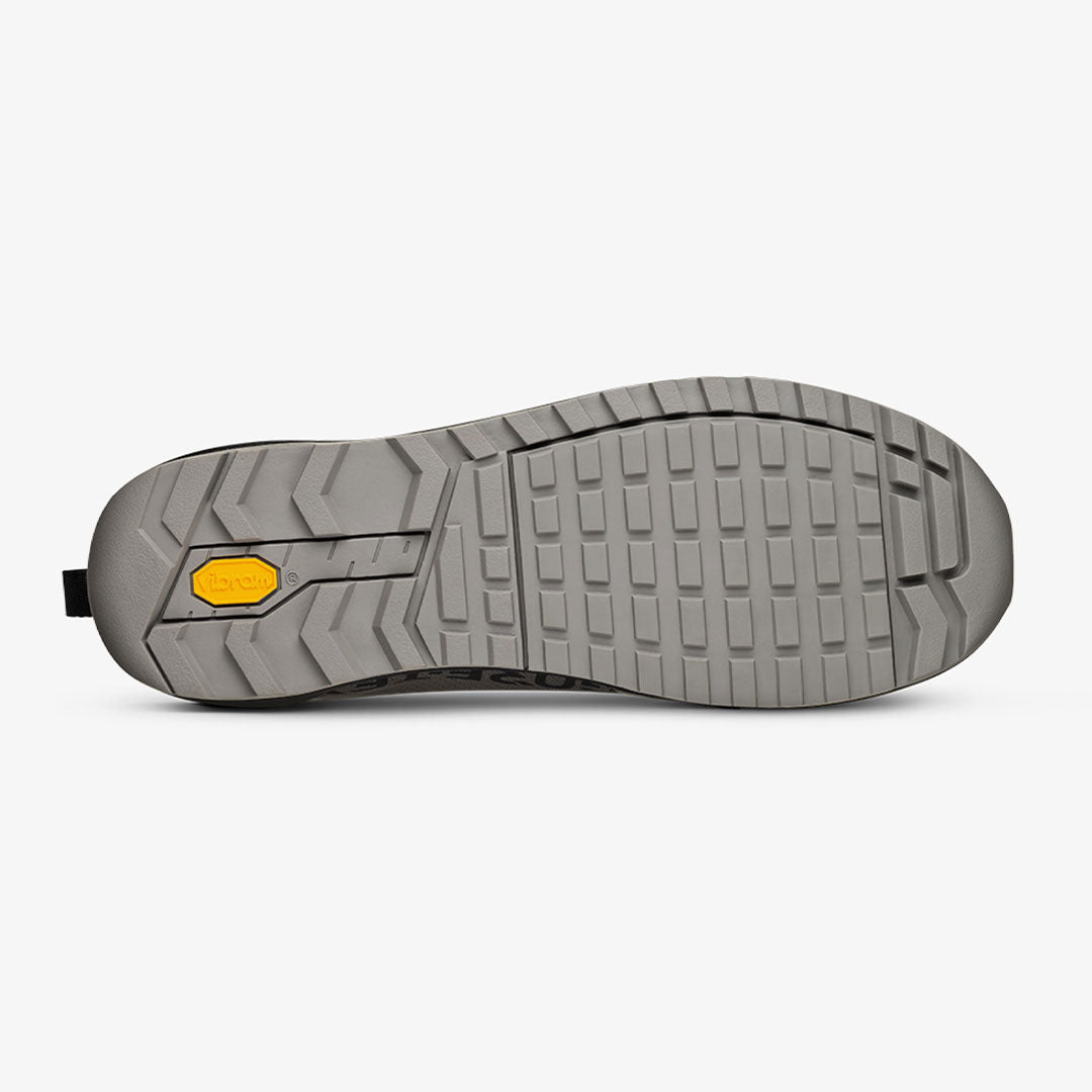 THE X2 FLAT OUTSOLE: TRAIL-READY VERSATILITY
