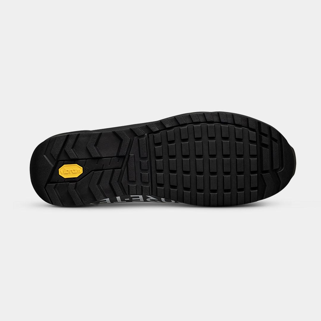 THE X2 FLAT OUTSOLE: TRAIL-READY VERSATILITY