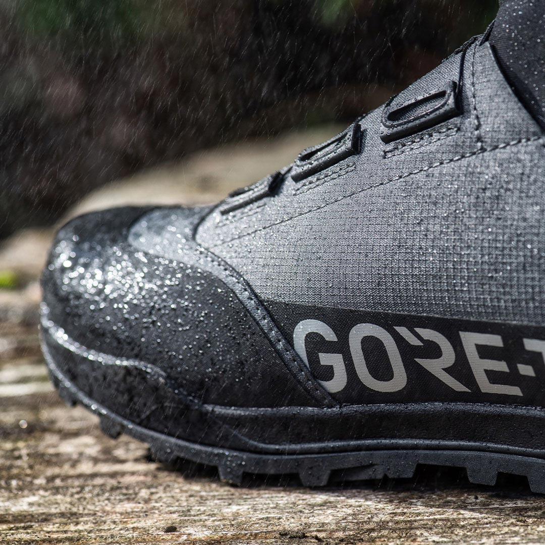 WARM FEET = FAST FEET